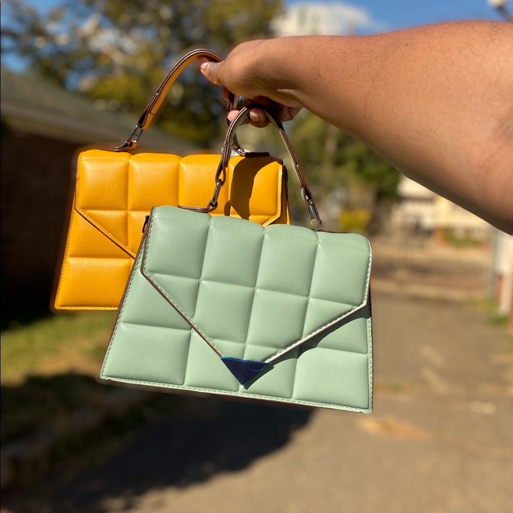 Fall into your Handbag